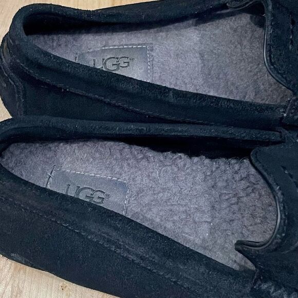 UGG Black Suede Henri k Flats with 2 insoles. Excellent condition. Size 10 main image 8